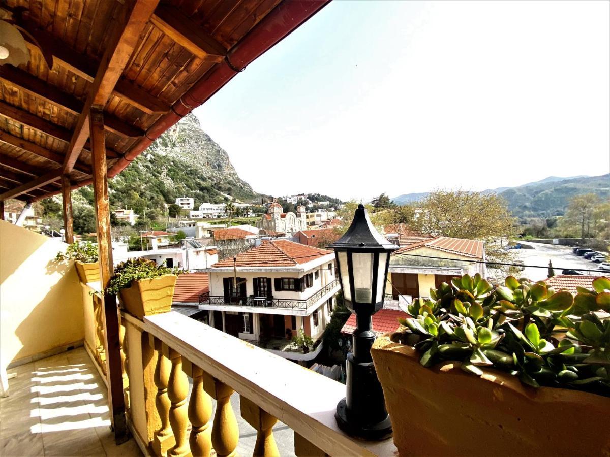 Costas Inn Spílion Exteriér fotografie