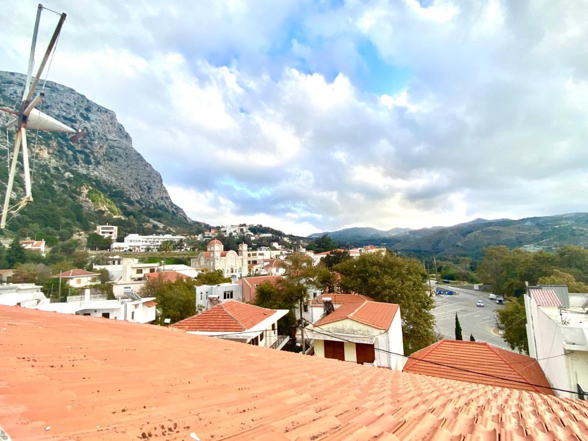 Costas Inn Spílion Exteriér fotografie